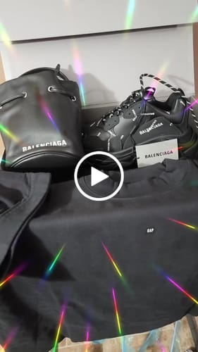 Customer video review of Logo No Seam Tee - Yeezy Gap Engineered By Balenciaga - 3 Colors Available