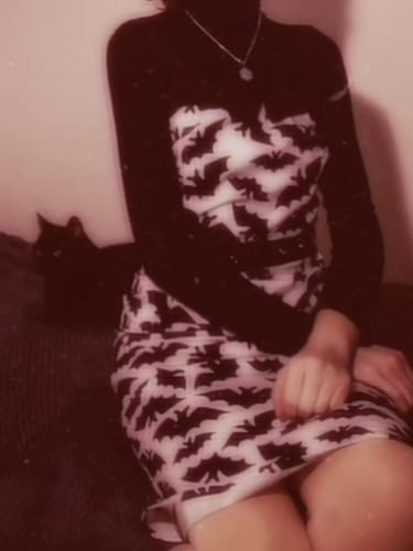 Customer photo review of [Pré-vente] Robe crayon noire à bretelles spaghetti style chauve-souris des années 1960