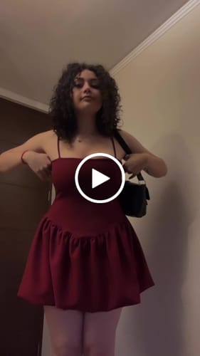 Customer video review of VESTIDO EMELINE BURDEO