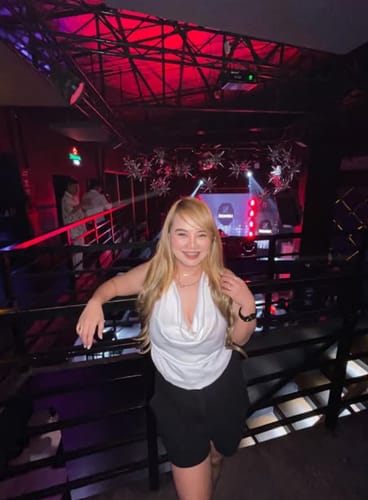 Customer photo review of 22" Natural Wavy