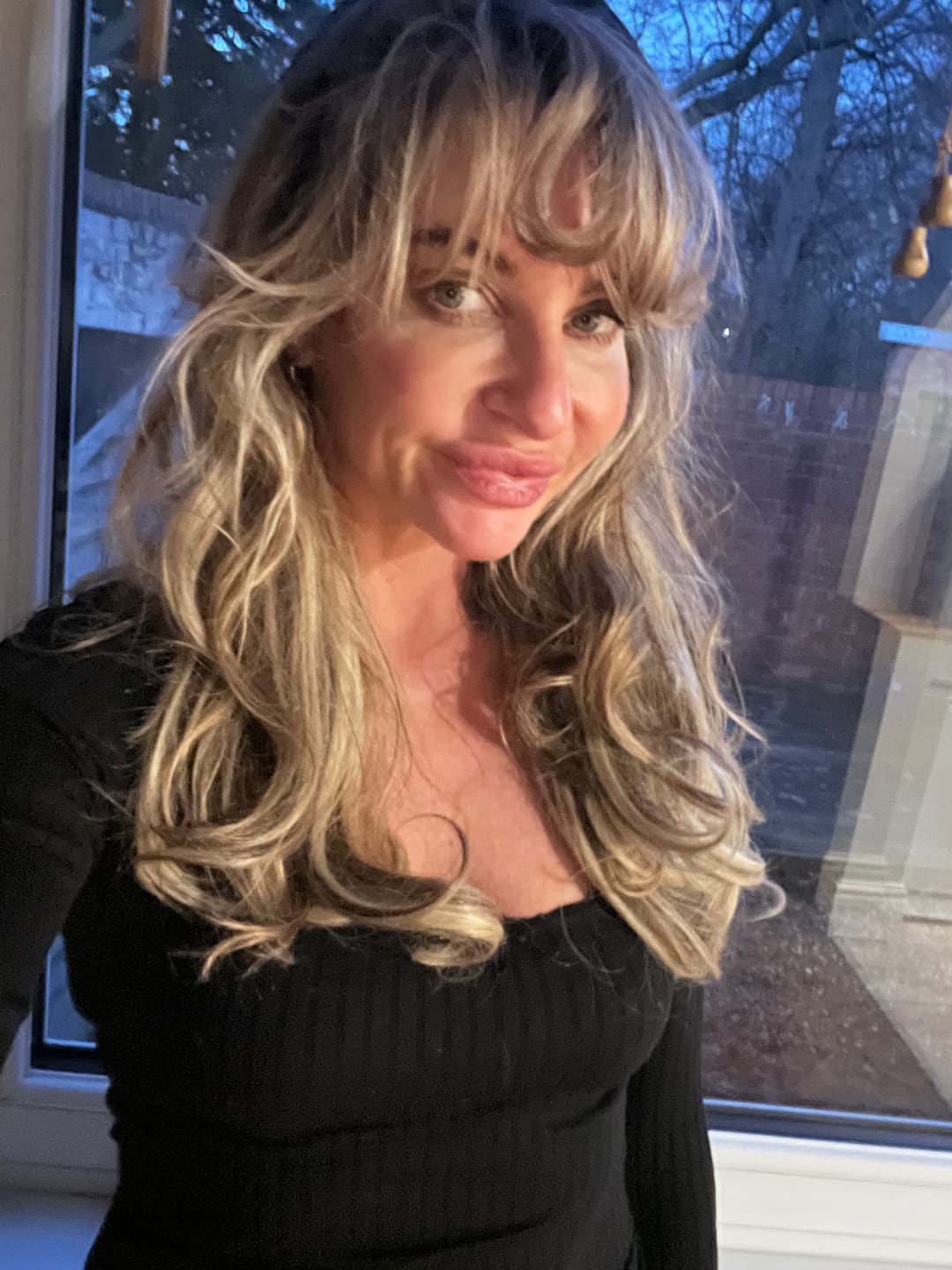 Customer photo review of Stranded 20" One Piece Flicky Clip-in Hair Extension #6/16/613 Safari Sunset