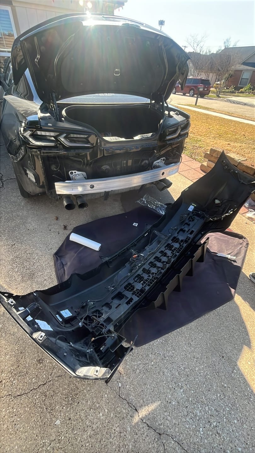 Customer photo review of 2016-2025 Chevy Camaro Evo Style Shark Fins Rear Diffuser Quad/Single Tips SS/RS/LT w/ Smoke Reflectors