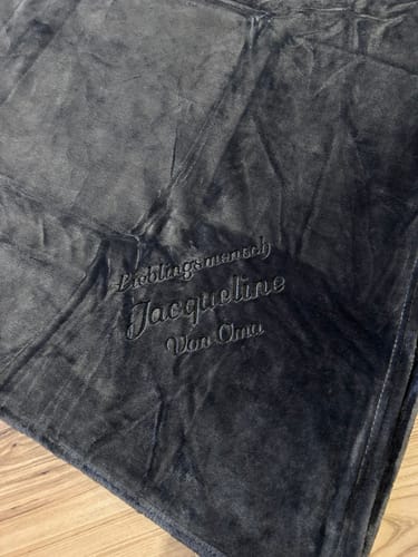 Customer photo review of Premium Wohndecke mit Namen
