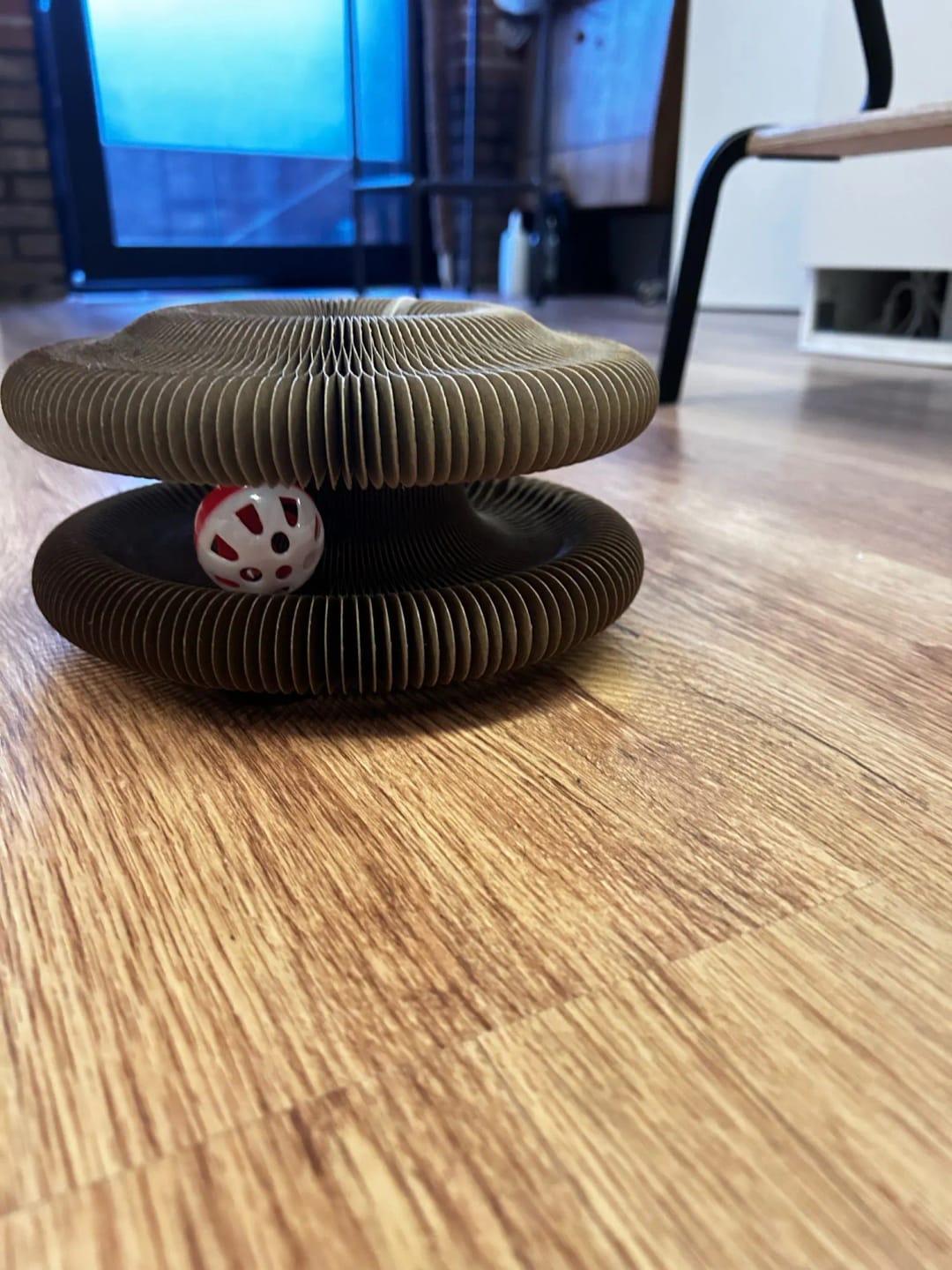 Customer photo review of Magic Cat Scratch Organ Board Cat Toy with Ball Cat Grinding Claw Cat Climbing Frame Kitten Round Corrugated Cat Scratching Toy