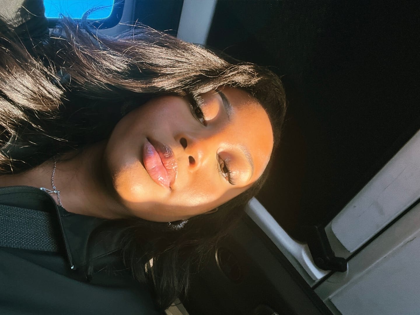Customer photo review of Brazilian Yaki Straight U Part Wigs AU07
