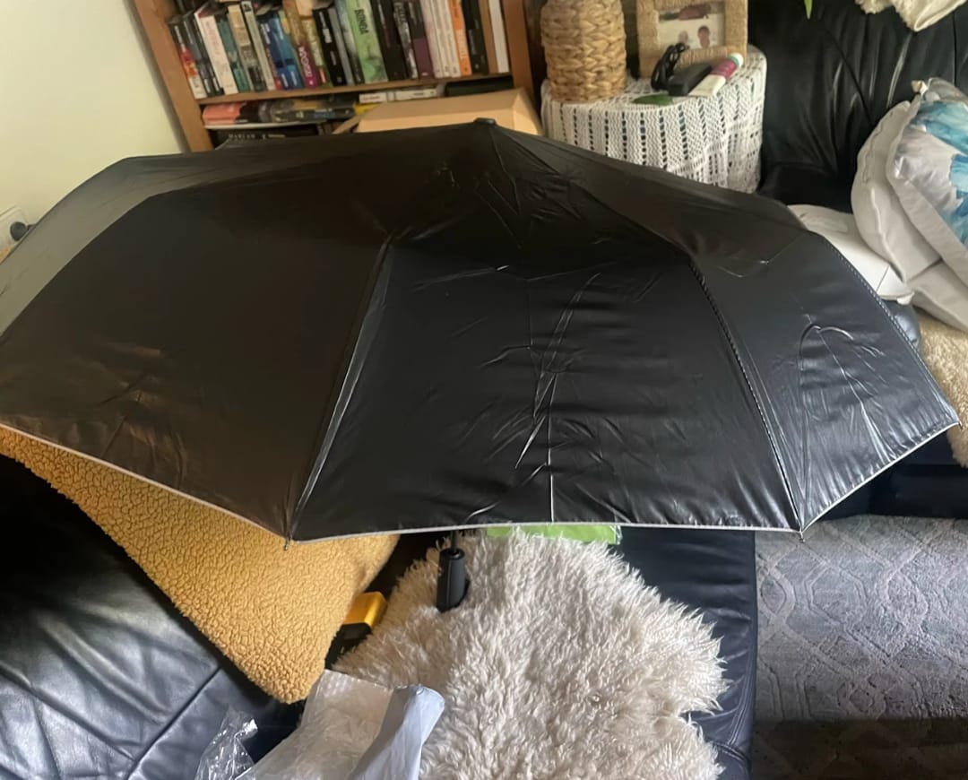 Customer photo review of Winddichter Sturmschirm | Der Regenschirm, der jedem Sturm standhält