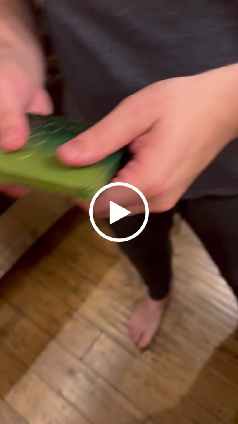 Customer video review of Dubai Pistachio Knafe Artisan Bar