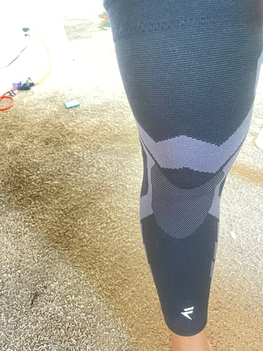 Customer photo review of Compression Sleeves V2 for Knees and Legs