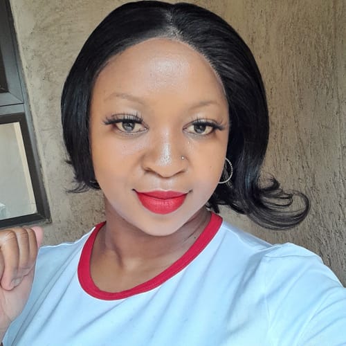Customer photo review of Brazilian 13x4 Lace Frontal Wig Pixie Cut Col