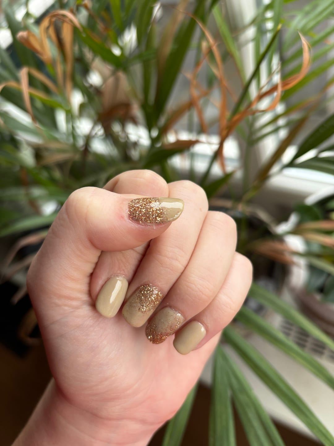 Customer photo review of Champagne Gold Dipping Powder