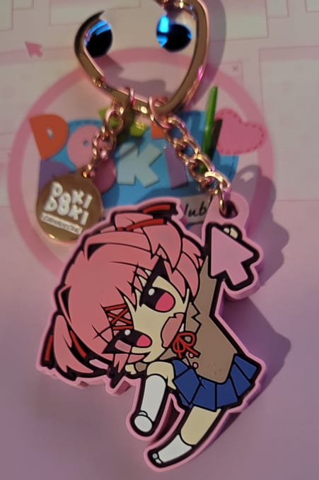 Customer photo review of Doki Doki Literature Club - Natsuki Mouse Pointer Rubber Keychain