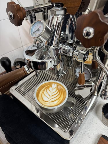 Customer photo review of El Oasis - Fernando Bocanegra Natural Process Gesha, Tolima, Colombia