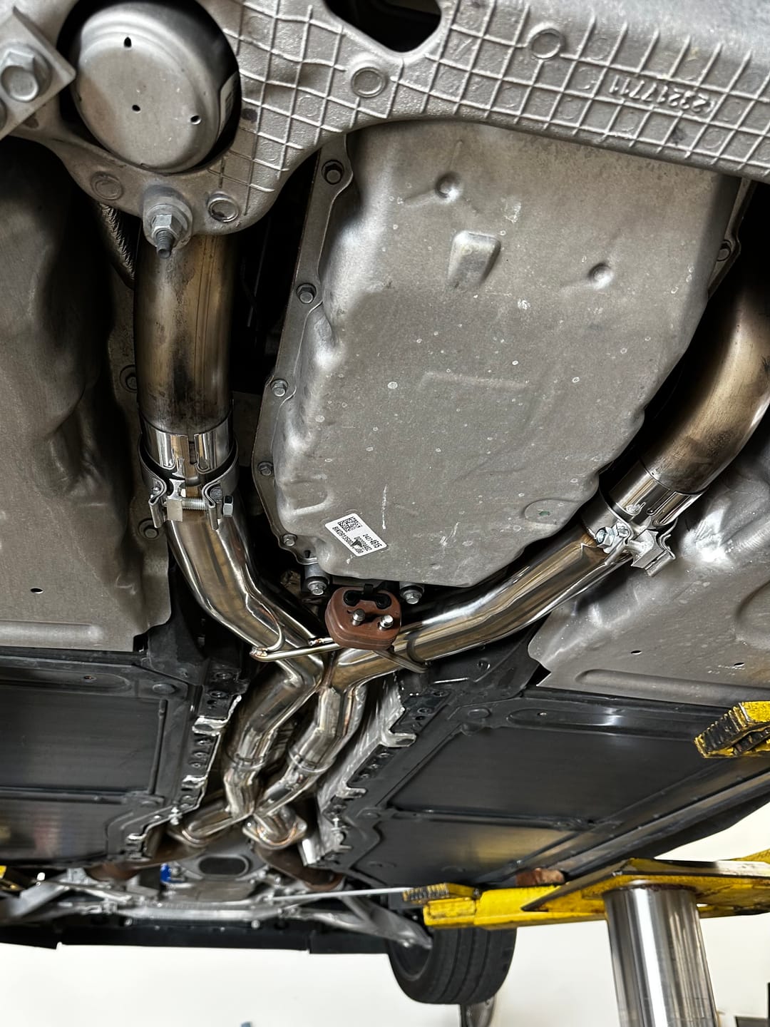 Customer photo review of Corvette C7 3" 6.2L V8 3" Connection Performance X-Pipe