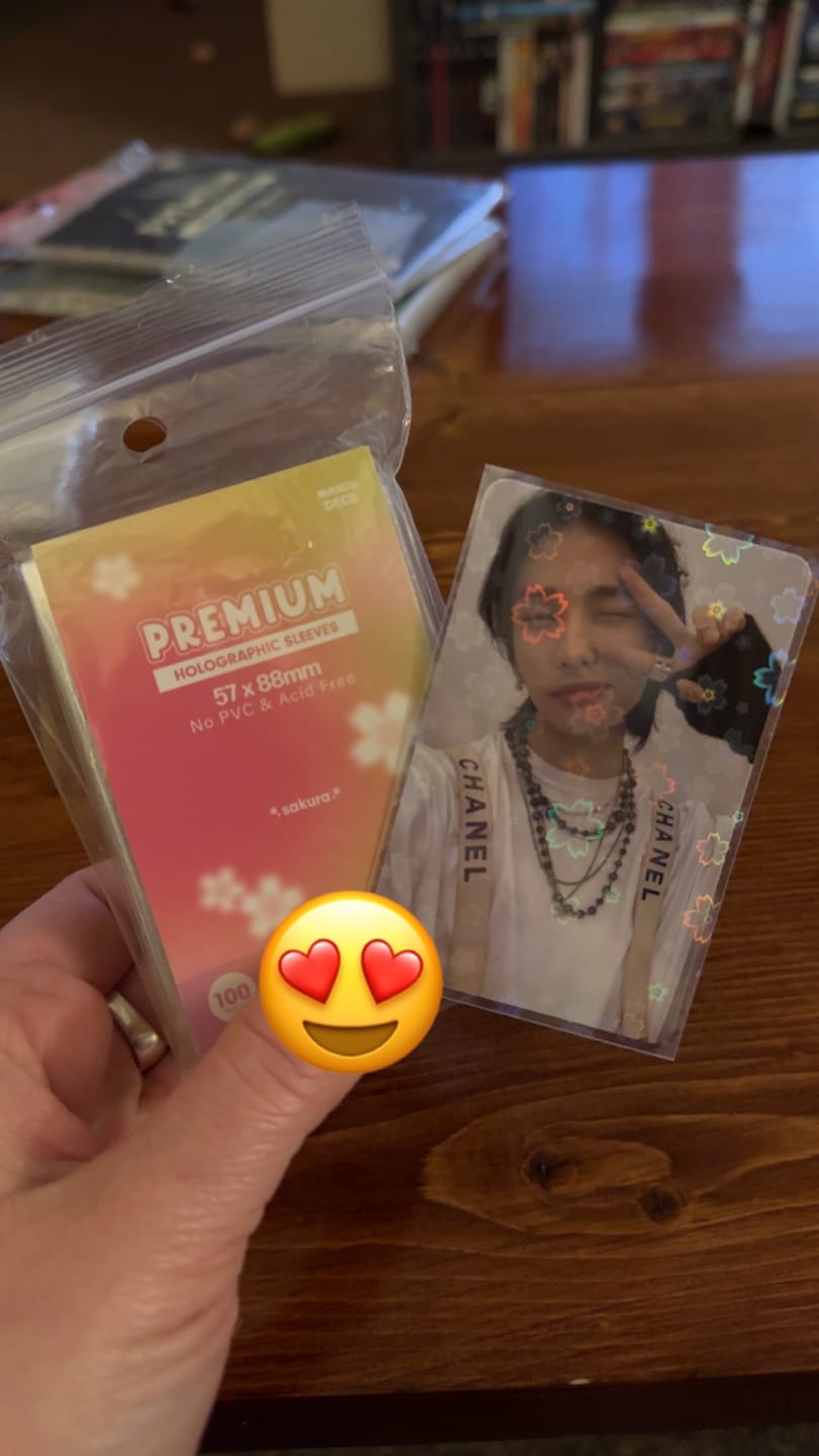 Customer photo review of PREMIUM HOLOGRAPHIC PHOTOCARD SLEEVES - SAKURA VERSION