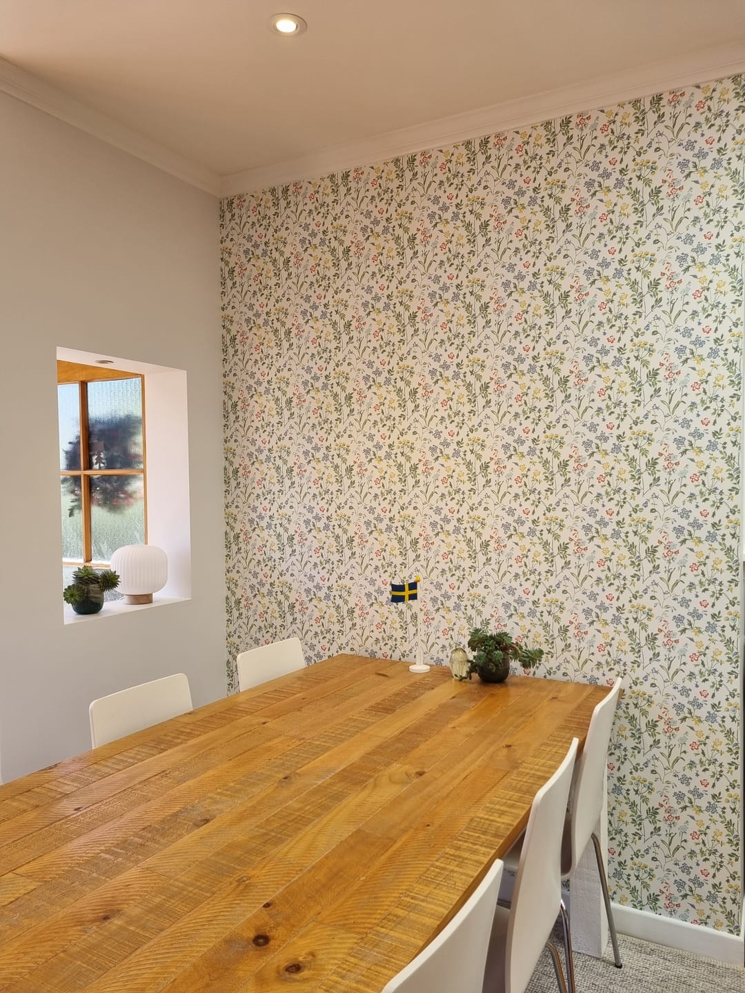 Customer photo review of Juni Scandinavian Wallpaper - White/Multi