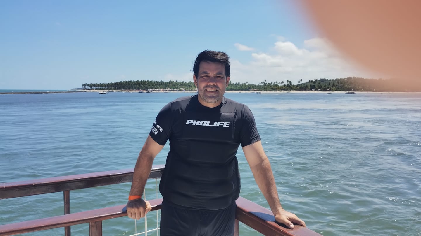 Customer photo review of Camisa Flutuadora Floater