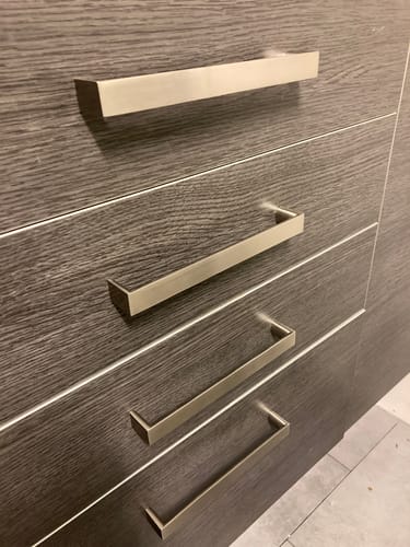 Customer photo review of Tirador de aluminio modelo TCB para níquel satinado 192mm entre ejes