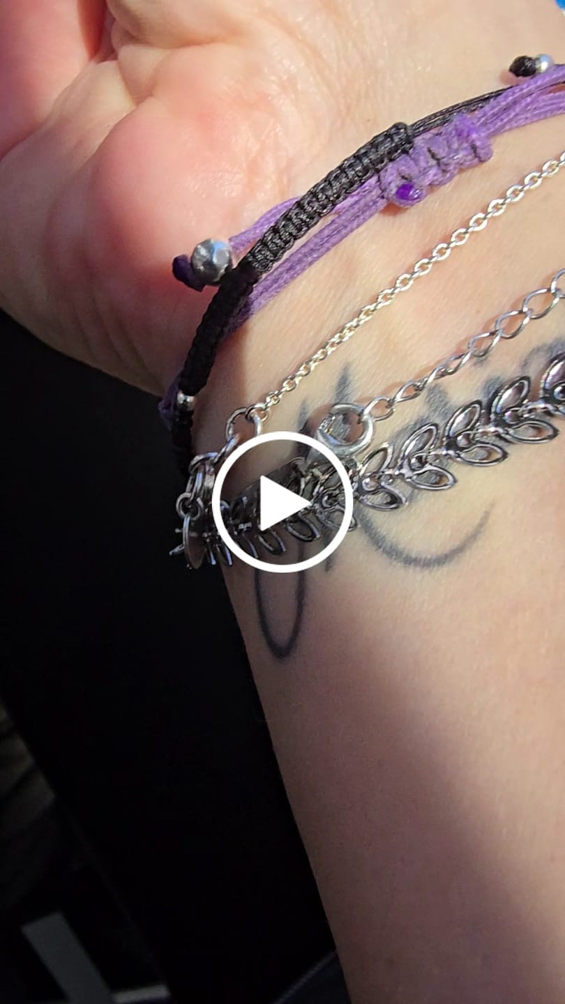Customer video review of Pulsera Espiga