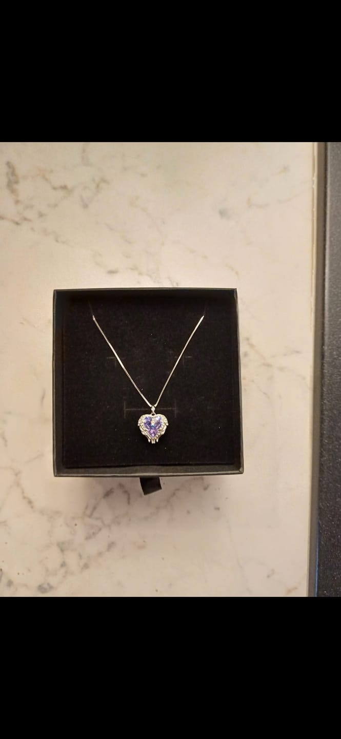 Customer photo review of Engelsflügel Swarovski® Halskette | 925 Sterling Silber | Dein Schutzengel für unterwegs