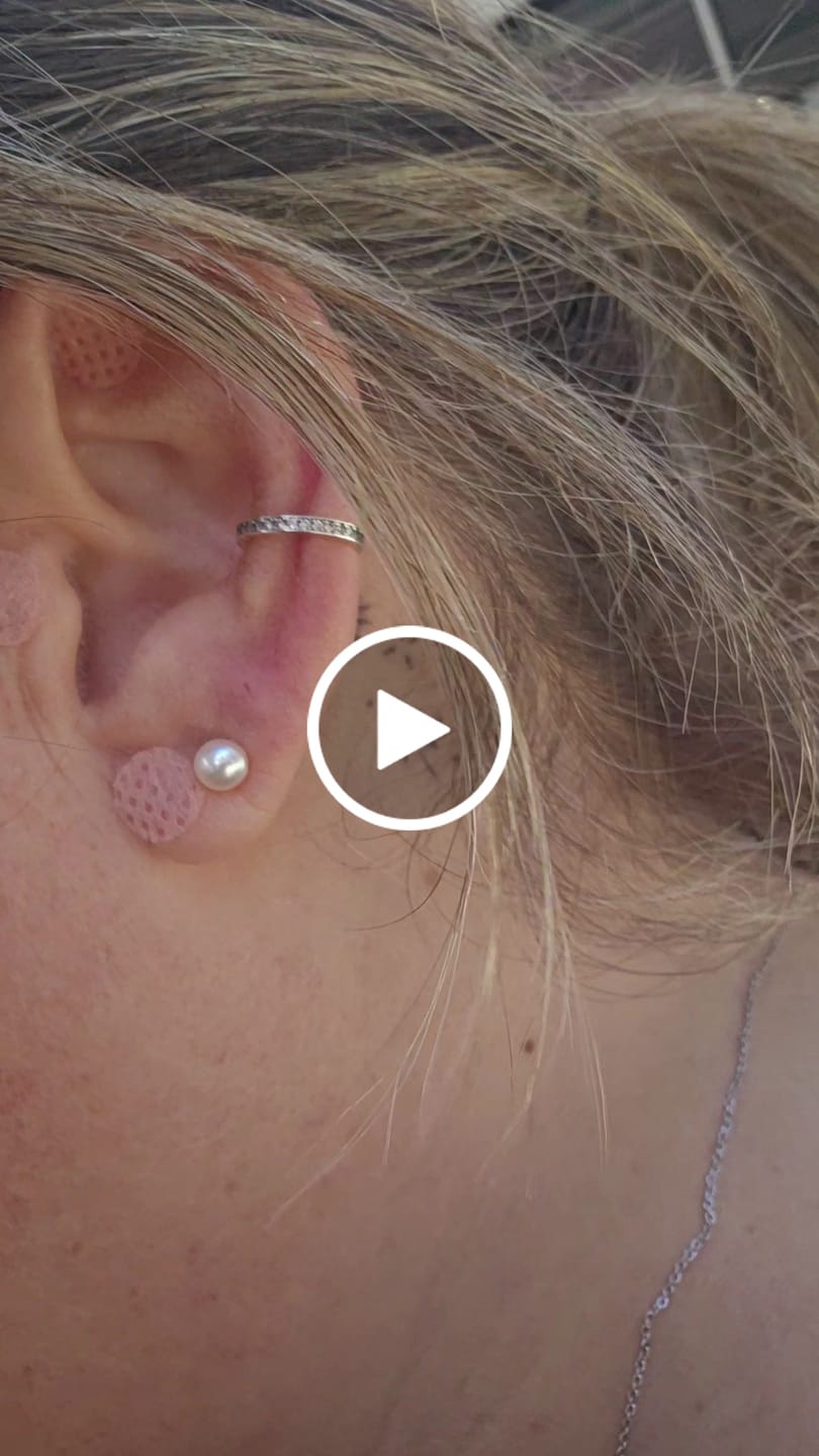 Customer video review of Pendiente Ear Cuff - Glitter