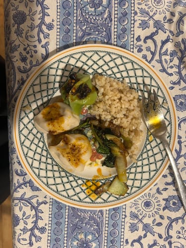 Customer photo review of Frozen [F4] Lamb Dumplings w/ Spicy & Sour Sauces (30 Pieces/5 Servings)