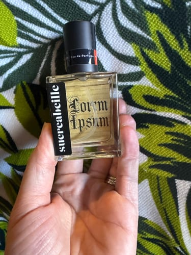 Customer photo review of Lorem Ipsum