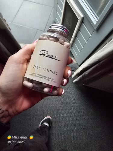 Customer photo review of Self Tanning | 150 Capsules