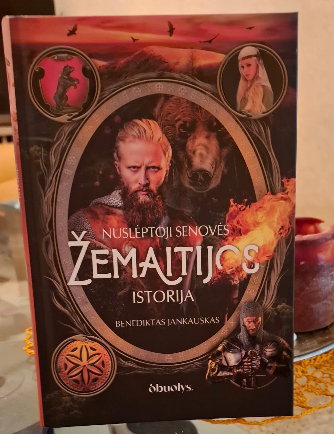 Customer photo review of Nuslėptoji senovės Žemaitijos istorija: intriguojanti, gausiai iliustruota istorijos paslapčių knyga