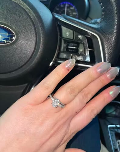 Customer photo review of Eclipsia Oval Cut Moissanite Diamond Ring