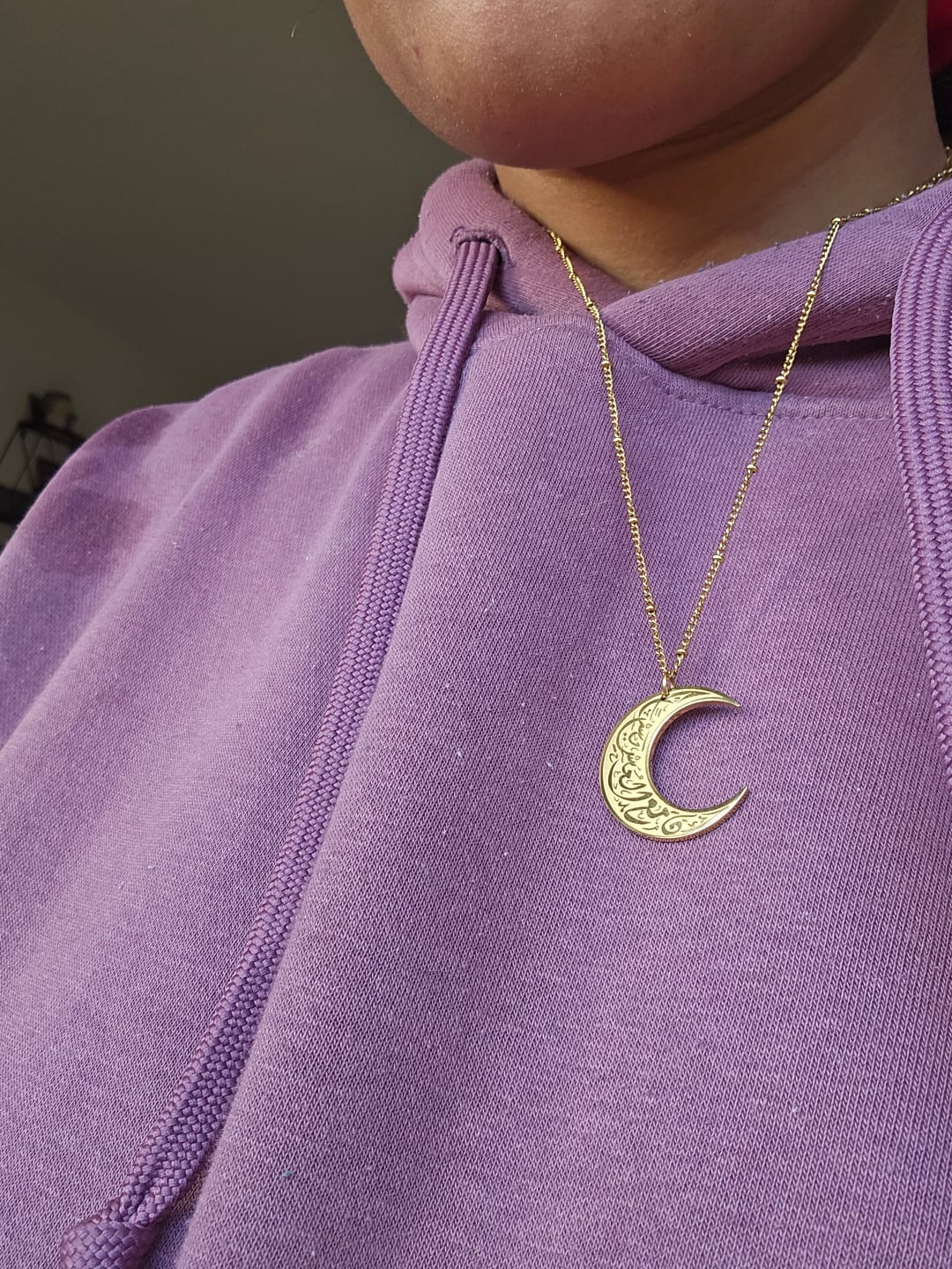 Customer photo review of "Gewiss, mit der Erschwernis, kommt die Erleichterung" Mond Halskette