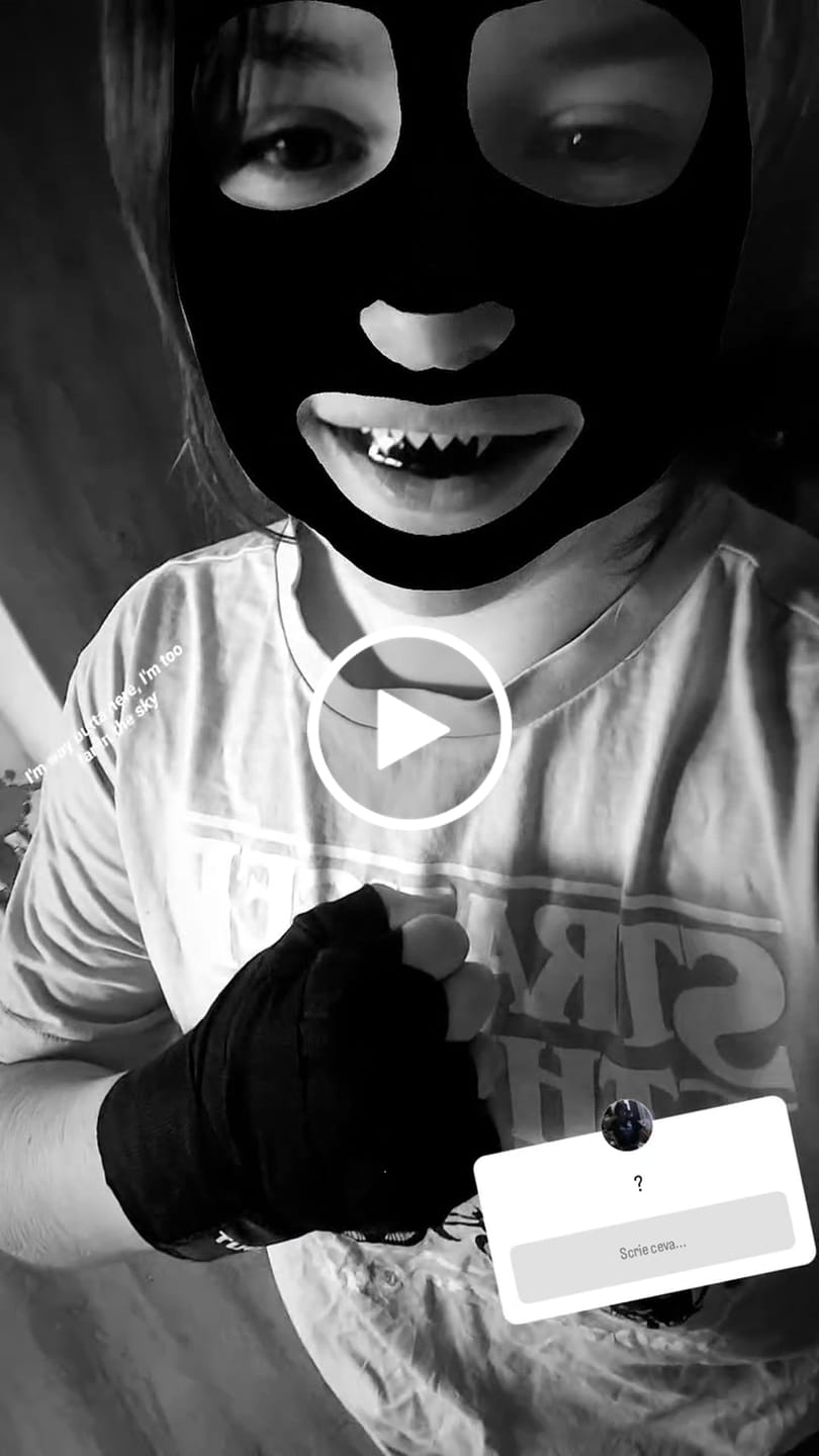 Customer video review of Proteza Dentara Knockout GEL Vampire