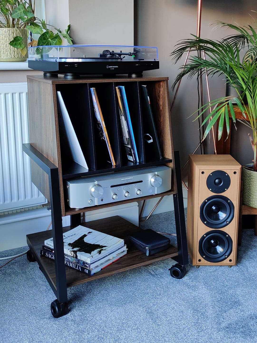 Customer photo review of Eiffel Record Player Stand