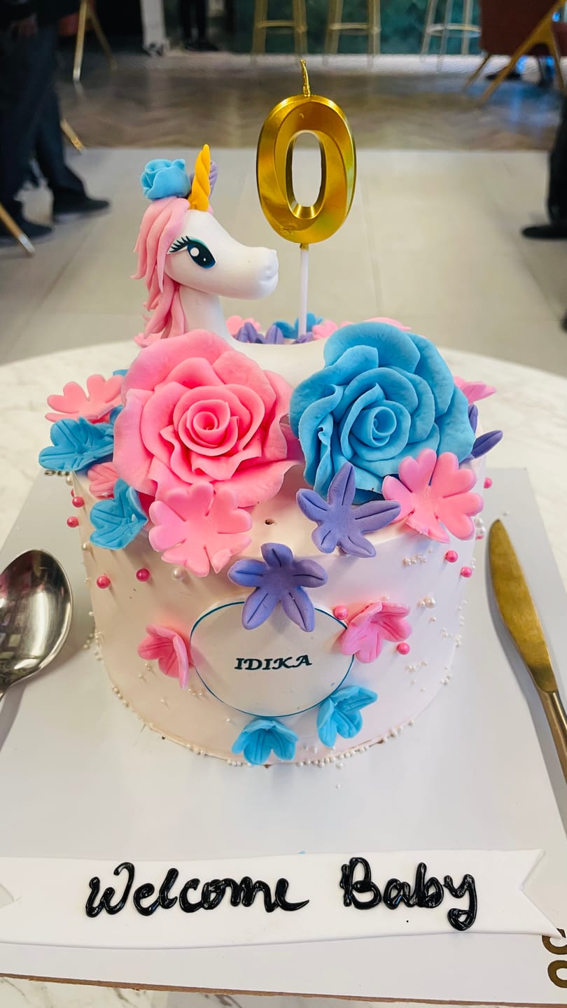 Customer photo review of Unicorn Lush Hair Cake