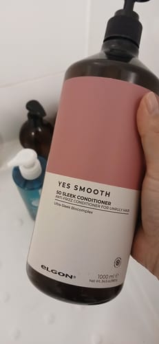 Customer photo review of Acondicionador Anti Frizz Yes Smooth Elgon