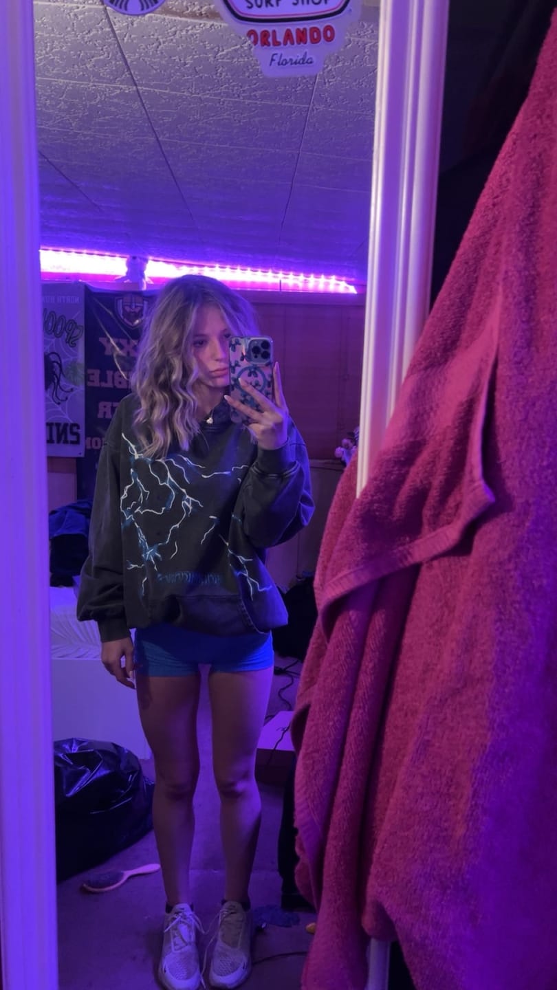Customer photo review of Aelfric Eden Lightning Graphic Hoodie