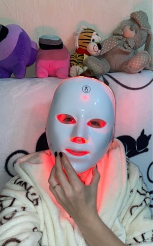 Customer photo review of LED Light Therapy Face Mask | Anti Ageing Mask