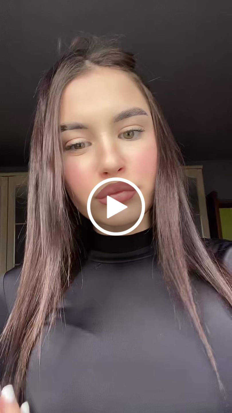 Customer video review of Creion de buze cremos
