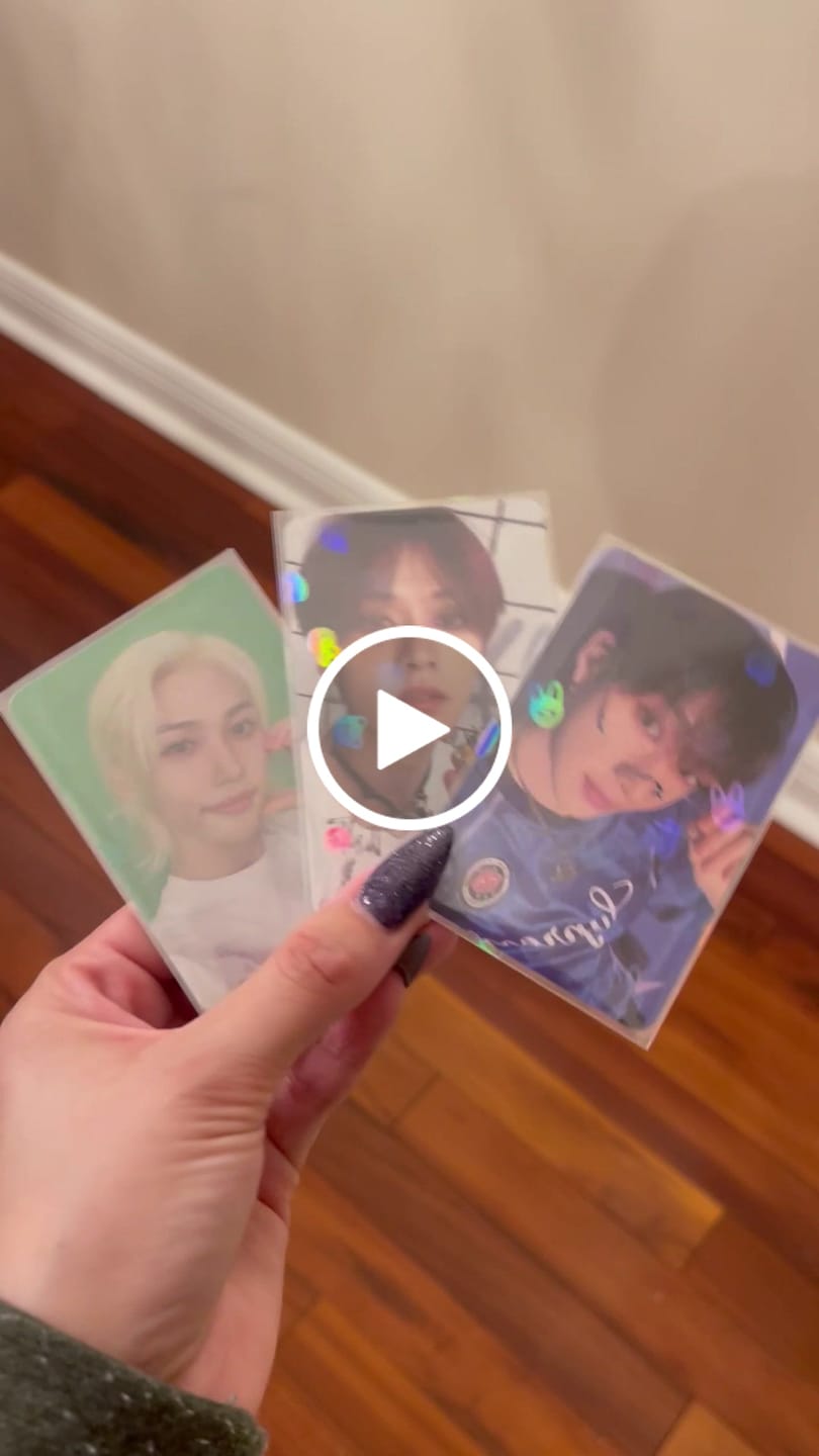Customer video review of PREMIUM HOLOGRAPHIC PHOTOCARD SLEEVES - SKZOO VERSION