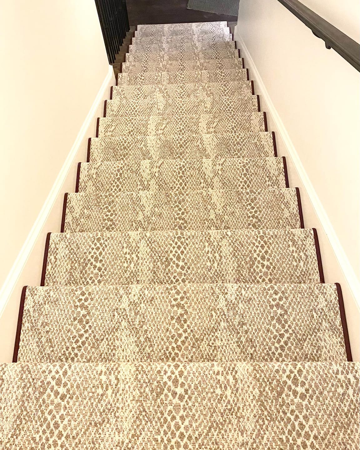 Customer photo review of Naturals Serpentine Stair Runner / Broadloom