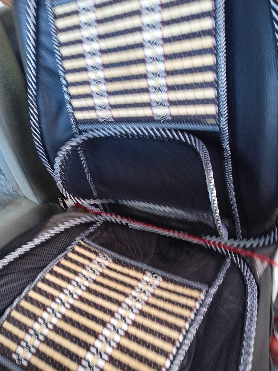 Customer photo review of Respaldo Ergonómico de Bambú para Coche