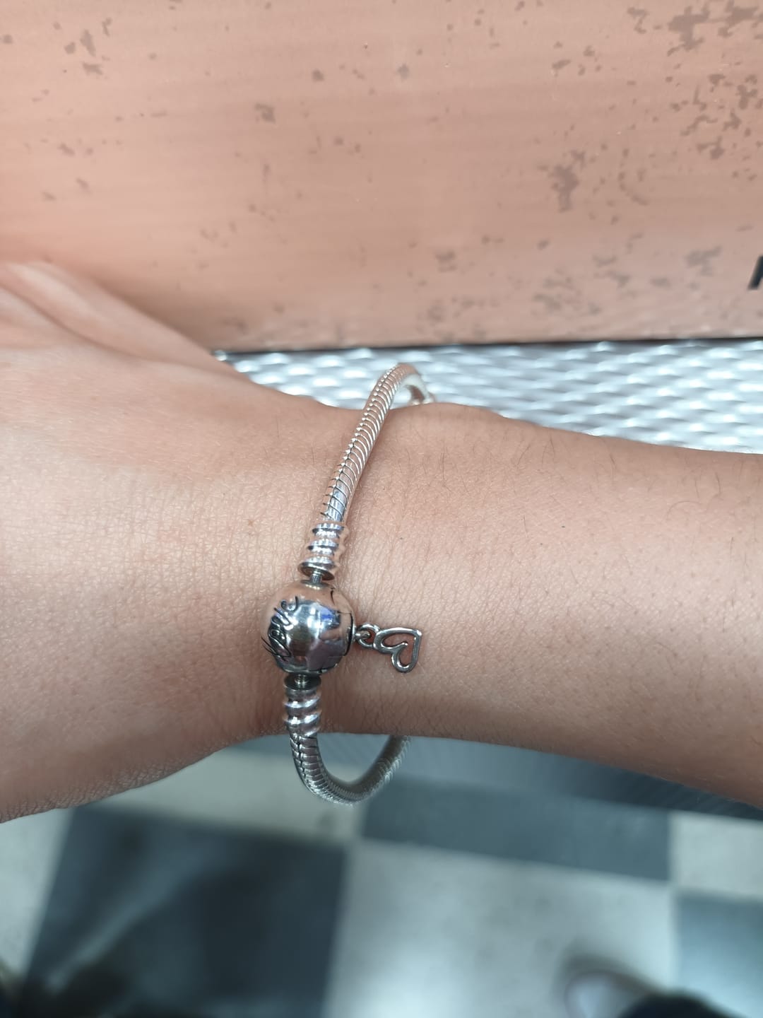 Customer photo review of Pulsera Esfera de Amor y Corazon