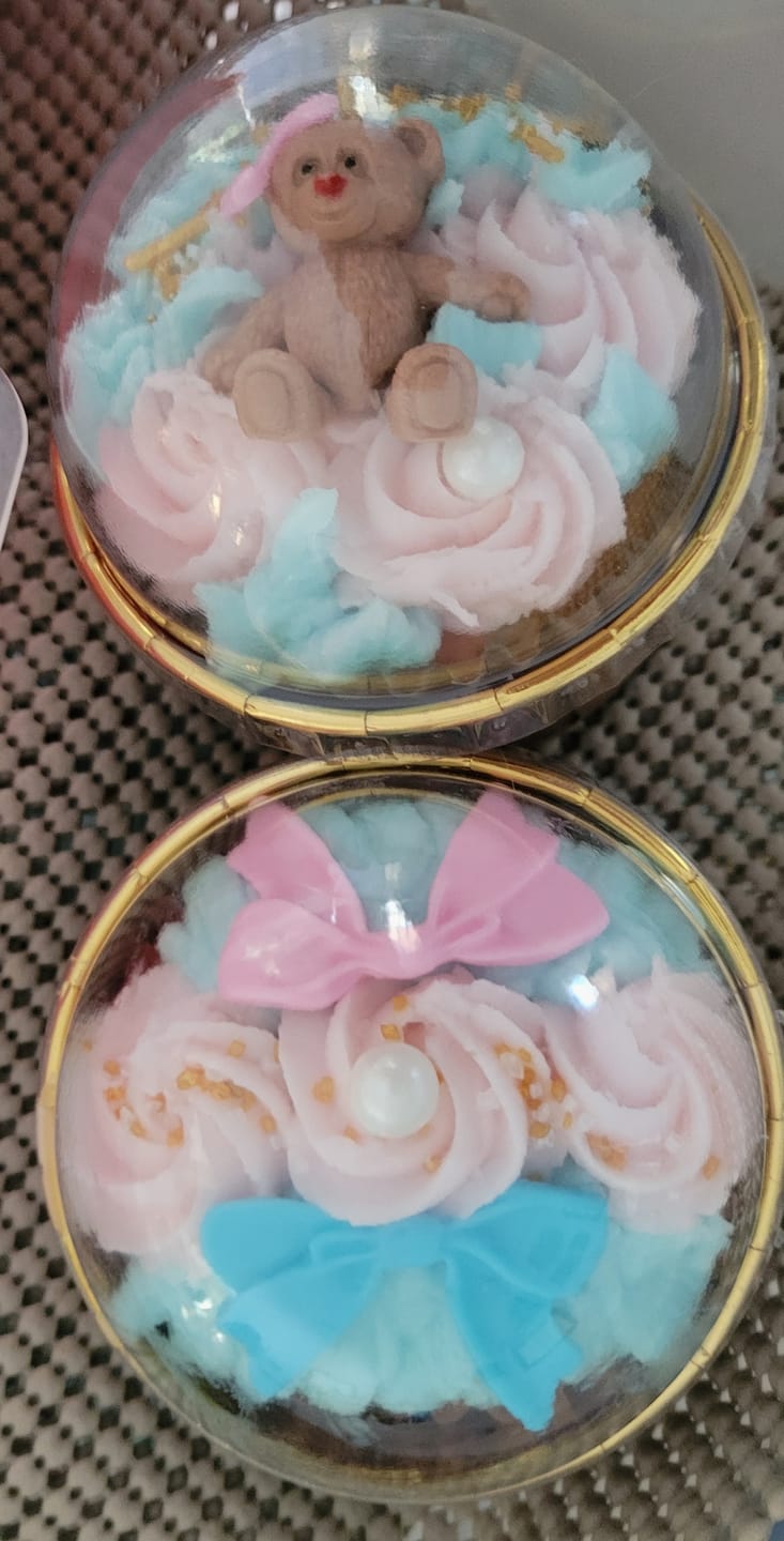 Customer photo review of Mega Bow Mold