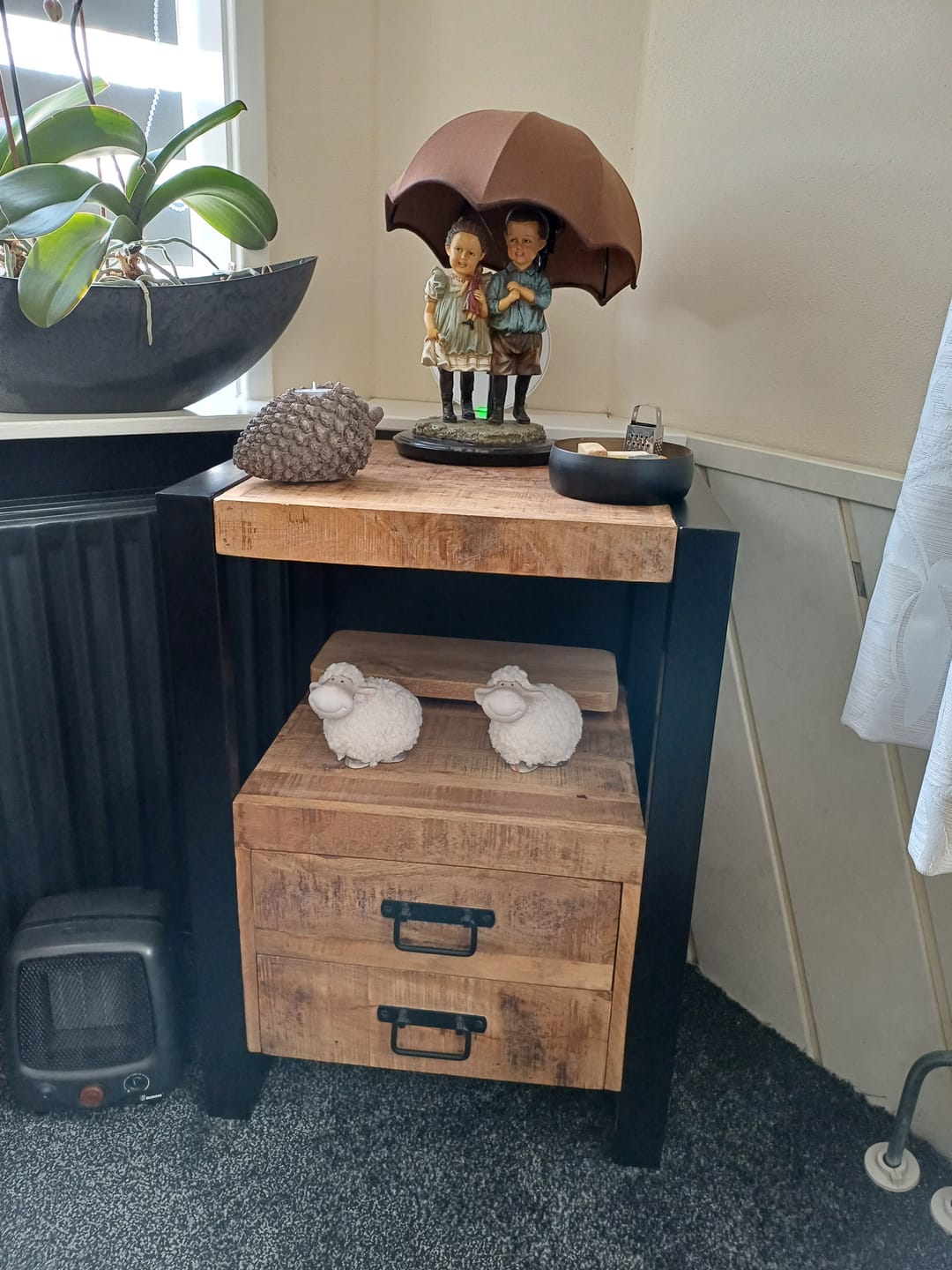 Customer photo review of Mango Houten Nachtkastje – Van Britt