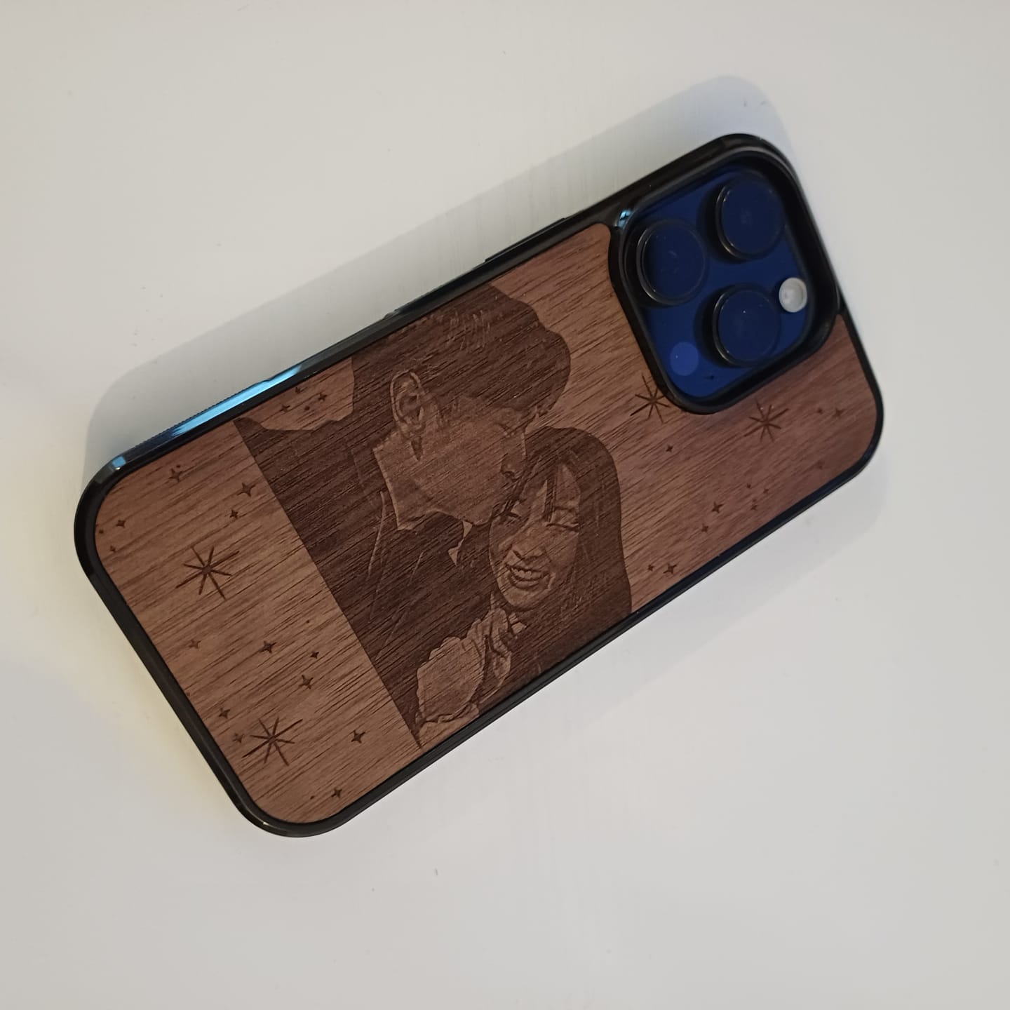 Customer photo review of Custom Design Walnut iPhone 16 Pro Case