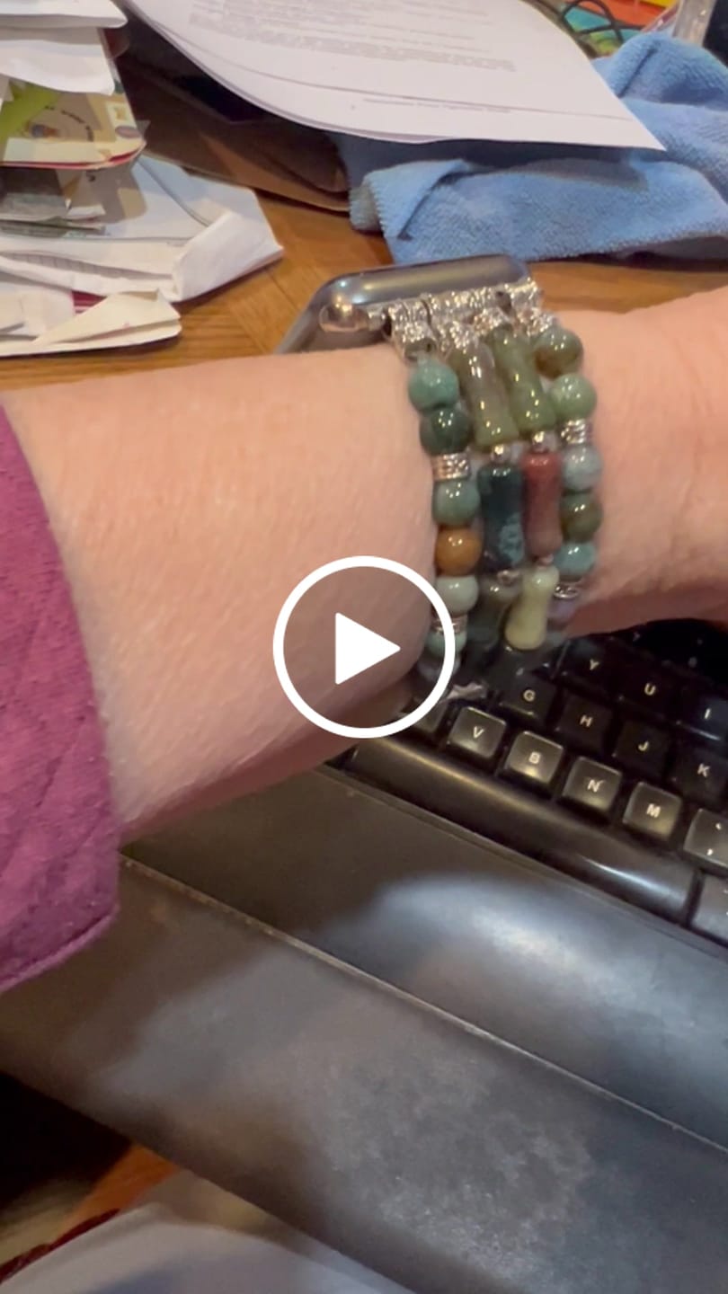 Customer video review of Vintage Agate Stretch Apple Watch Strap