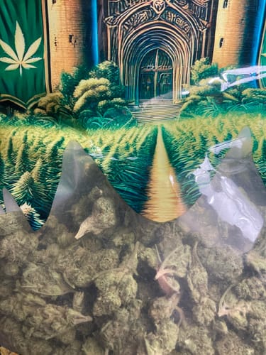 Customer photo review of Skywalker OG - Greenhouse THCA (Smalls)