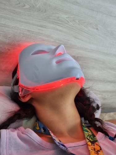Customer photo review of LED Light Therapy Face Mask | Anti Ageing Mask