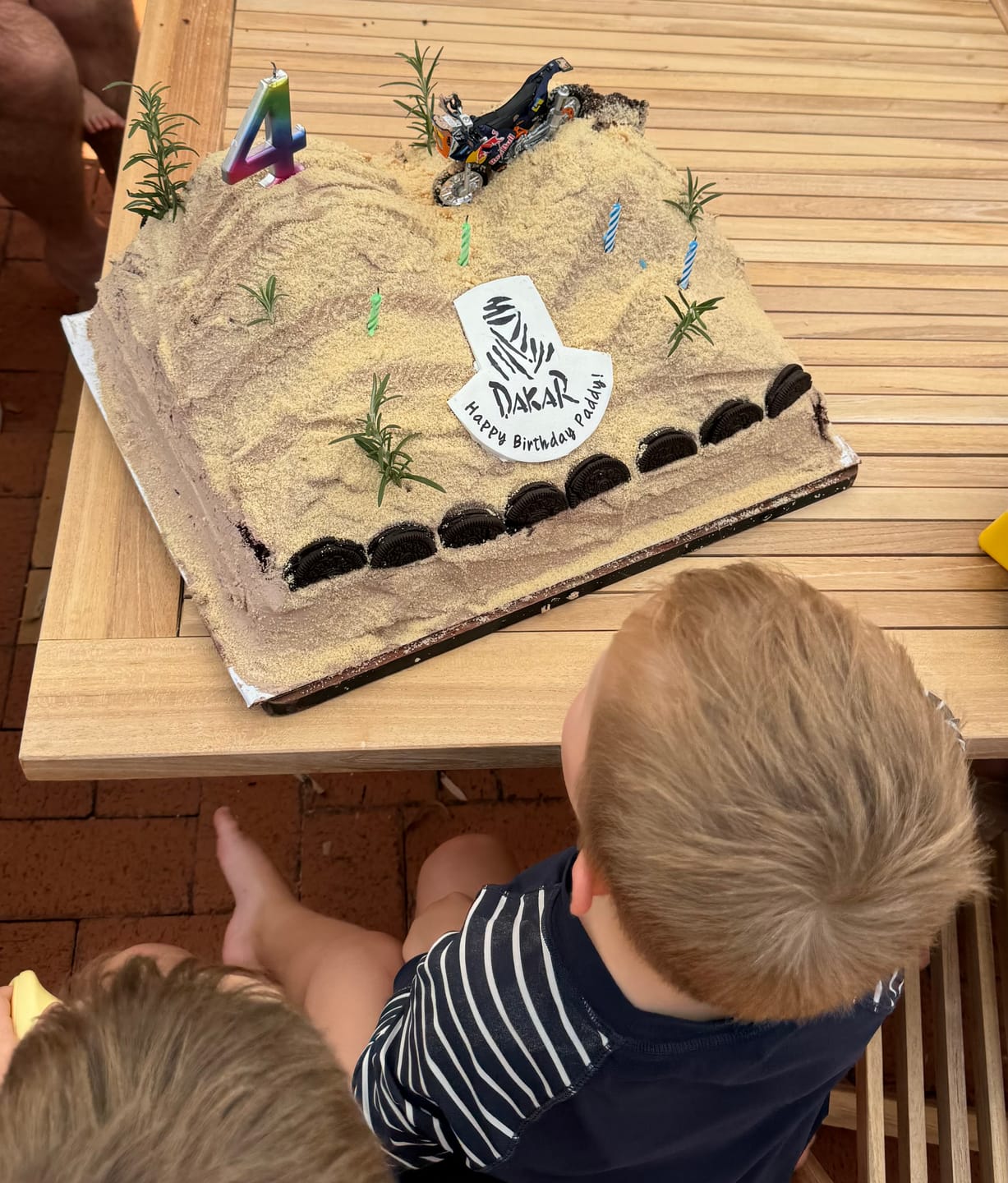 Customer photo review of 12 cm Round Custom Edible Icing Image