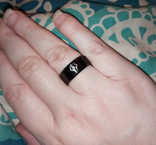 Customer photo review of Jujutsu Kaisen Ryōmen Sukuna Ring – Black Dead Eye Cosplay Jewelry, Unisex Stainless Steel Anime Accessory Gift