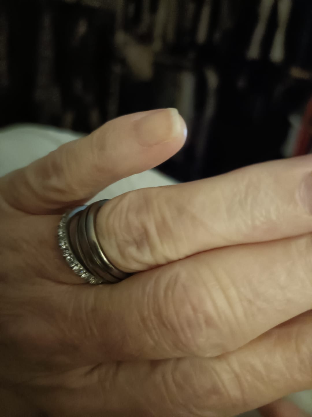 Customer photo review of White Gold 3mm Full Glitz Ring